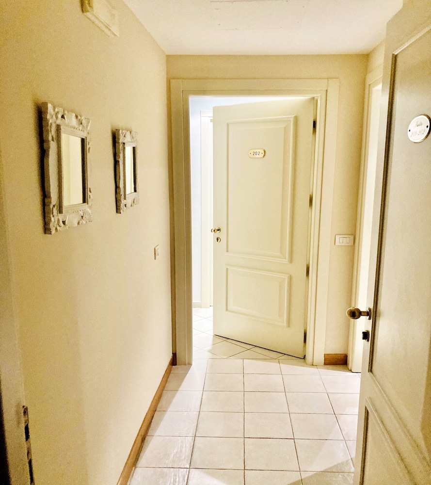 Economy Suite, 2 Bedrooms, Connecting Rooms, Partial Sea View