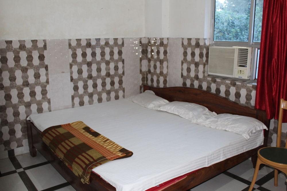 Standard Double Room, 1 King Bed photo 3
