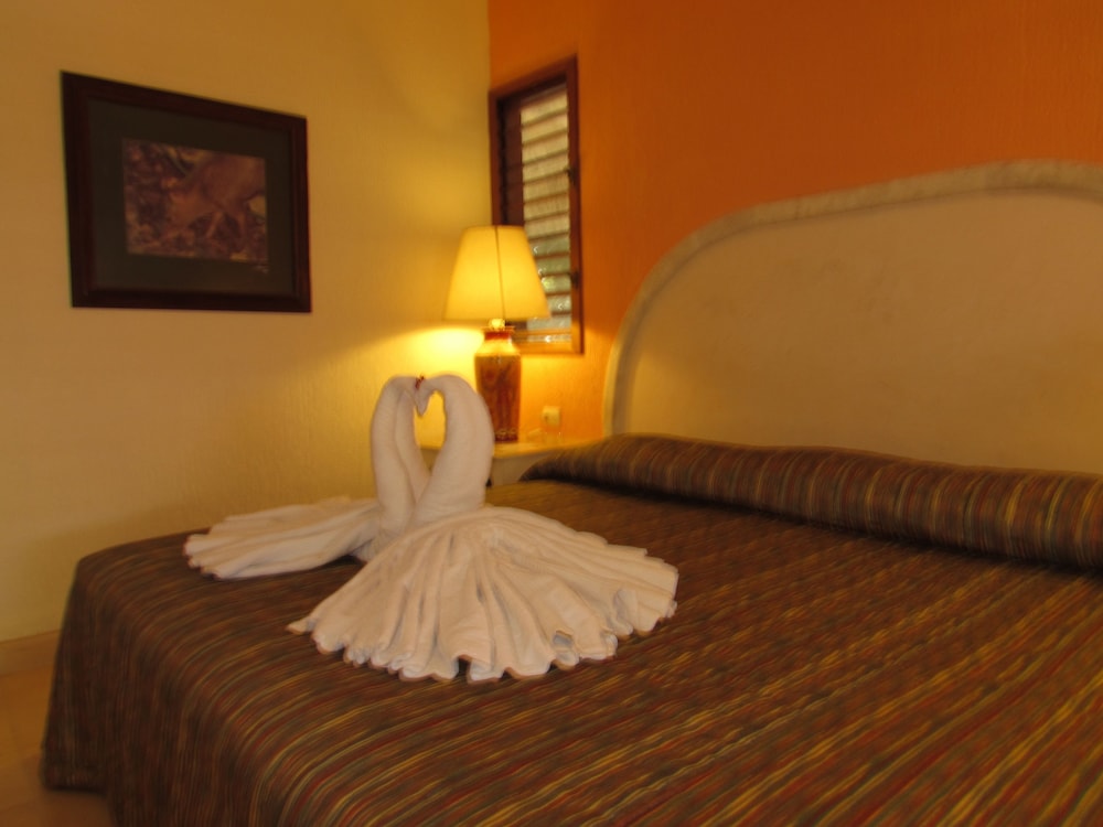 Standard Room, 1 King Bed - Photo 8