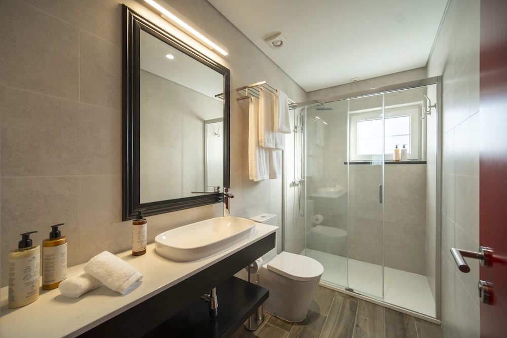 Standard Twin Room - Photo 5