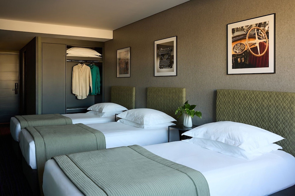 3 Single Classic Triple Room, City View - Photo 3