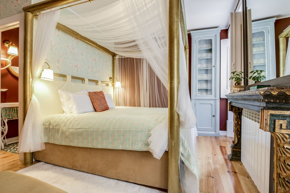 Romantic Double Room, 1 Queen Bed, Mountain View (6)