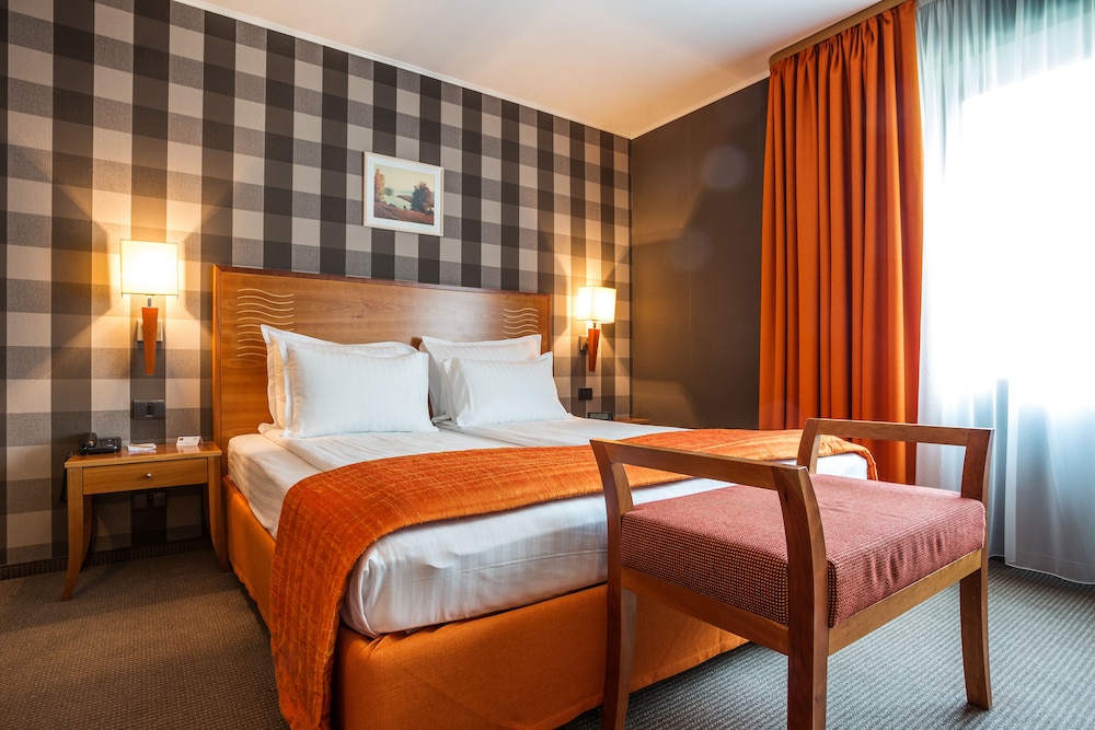 Standard Double Room Single Use photo 2