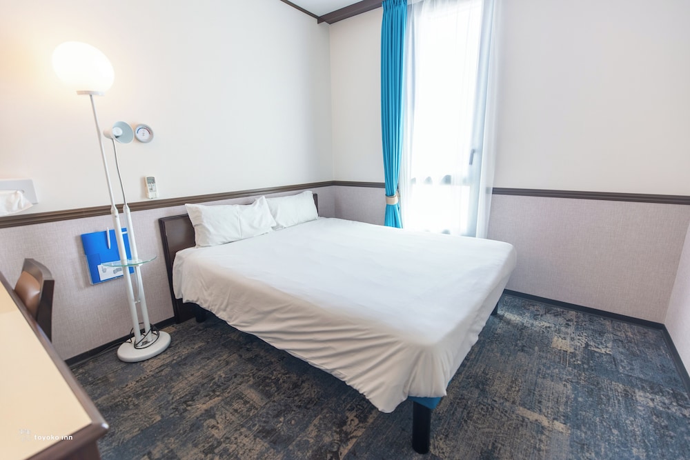 Economy Double Room, 1 Queen Bed thumbnail 6
