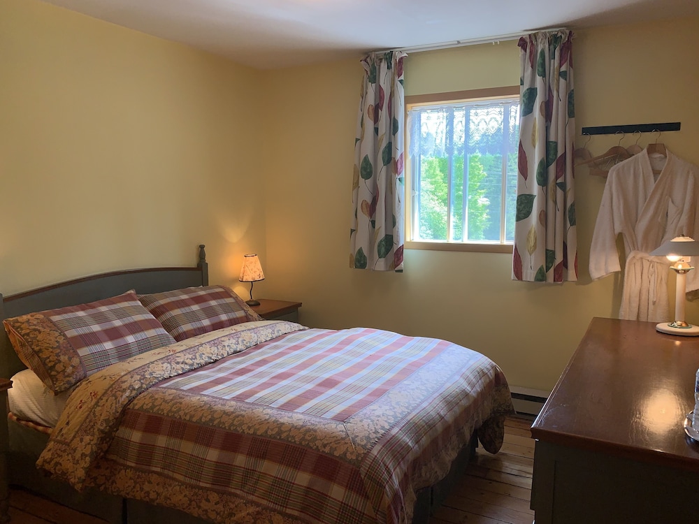 Standard Room, 1 Bedroom, Garden View photo 3