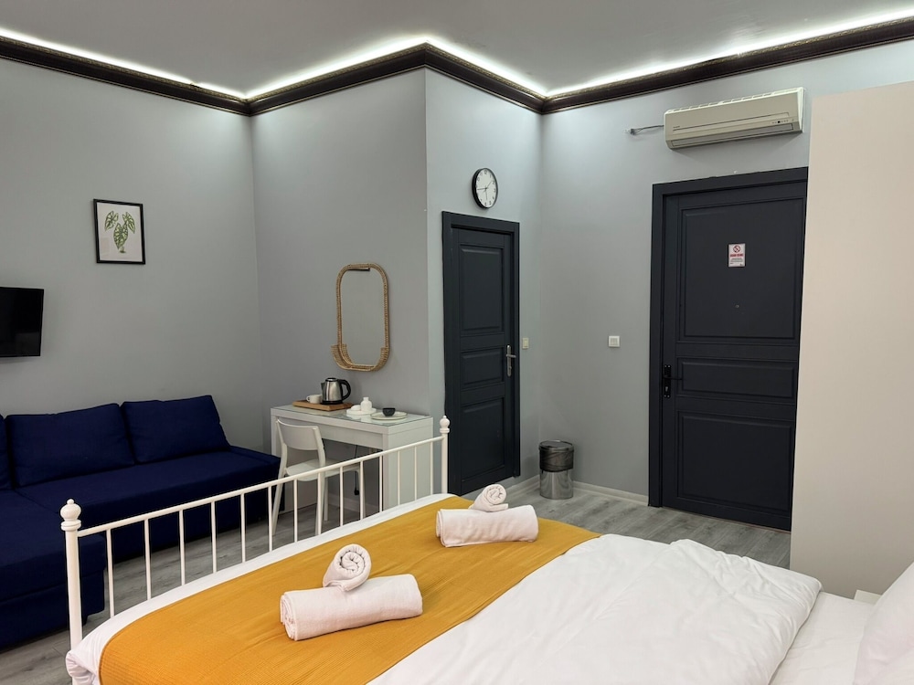 Superior Triple Room photo 3