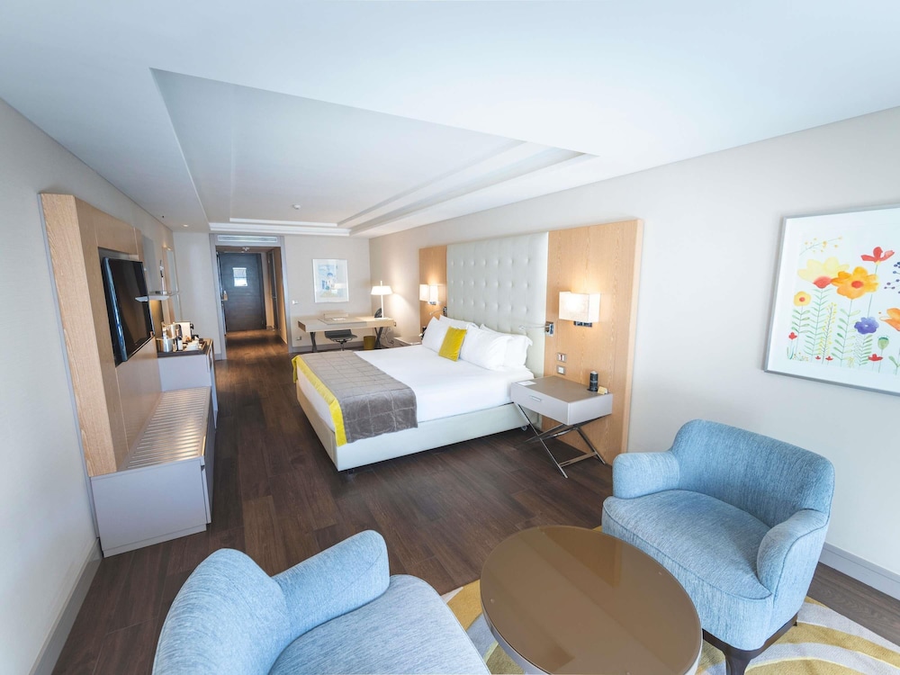 Deluxe Suite, 1 Double Bed, Accessible, Park View