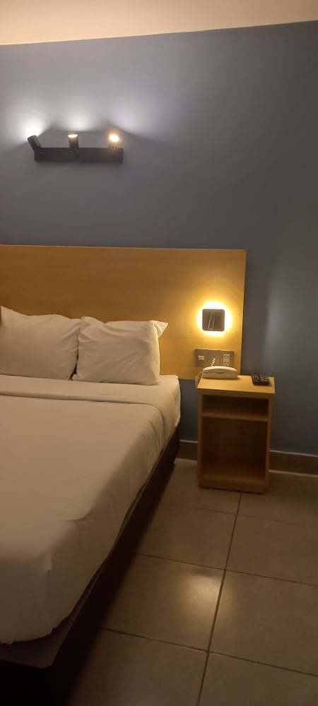 Economy Single Room, 1 Double Bed, Non Smoking photo 2