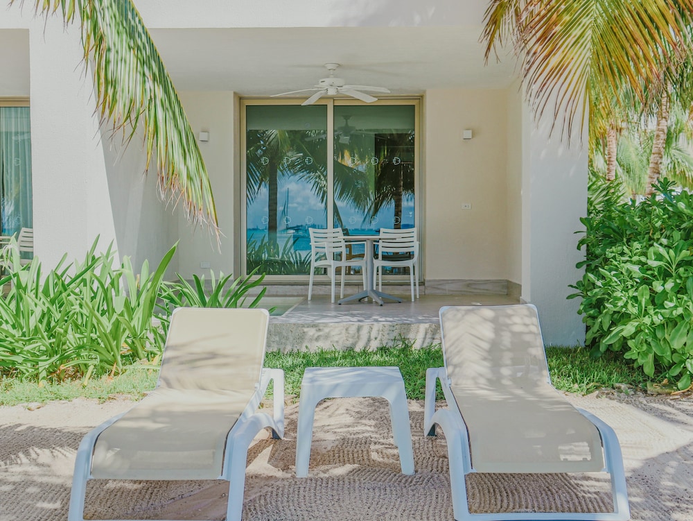 Superior Room, 1 King Bed, Private Pool, Sea View
