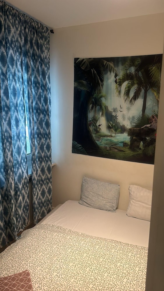 Apartment photo 2