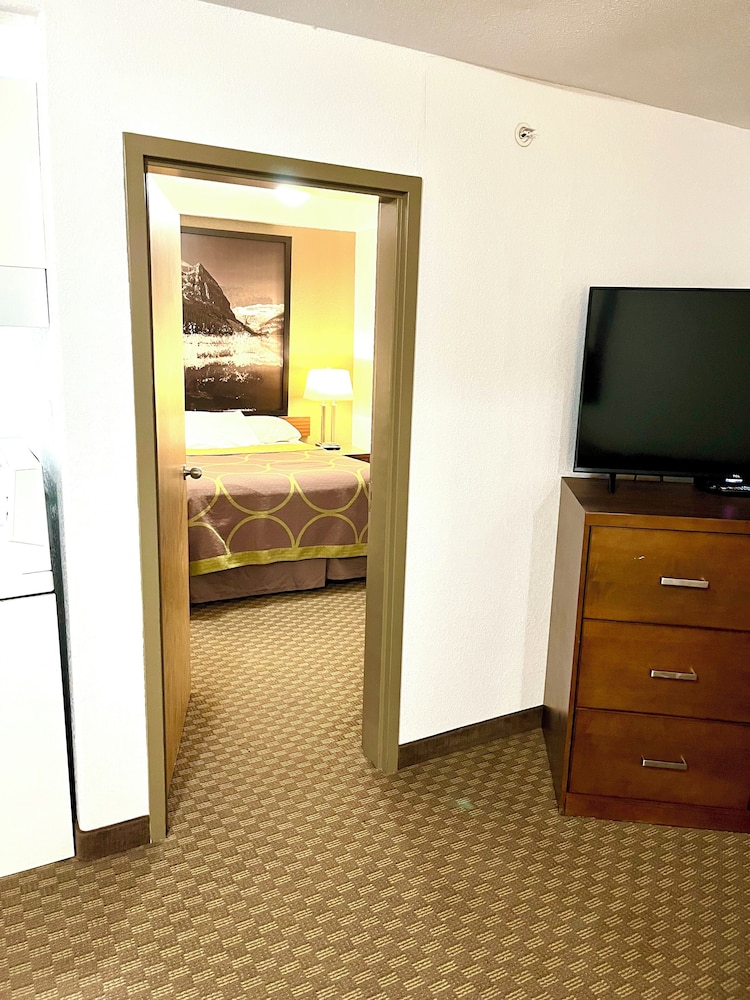 Executive Suite, 1 Queen Bed, Non Smoking photo 1