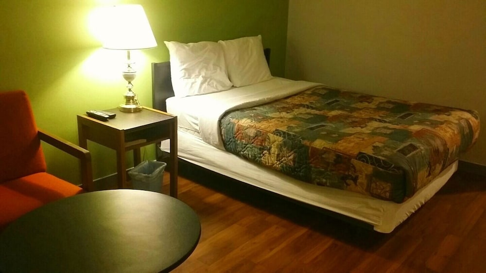 Standard Room, 1 Full Size Bed photo 2
