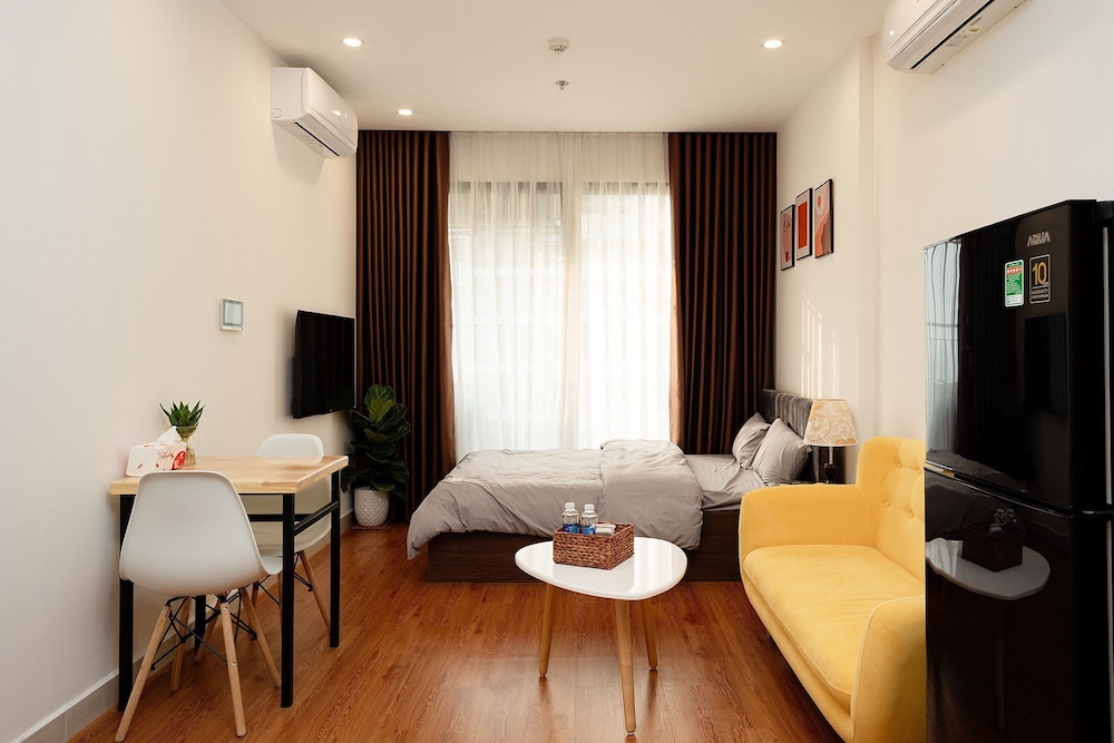 Superior Studio, 1 Queen Bed, Kitchen, City View