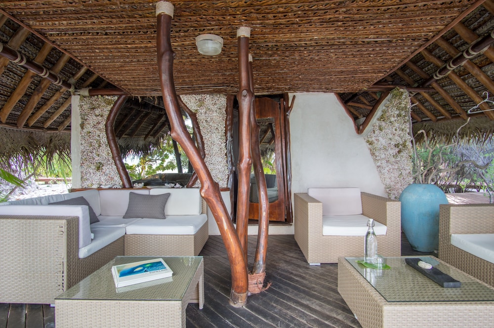 All Inclusive Private Bungalow 'Kahaia' with Ensuite photo 3