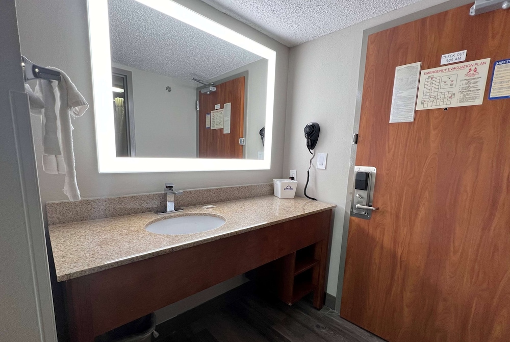 Room, Accessible, Non Smoking - Photo 6