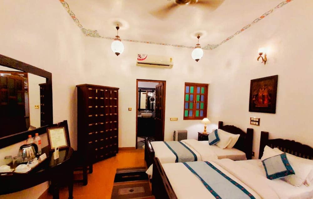Deluxe Triple Room, 3 Twin Beds photo 2