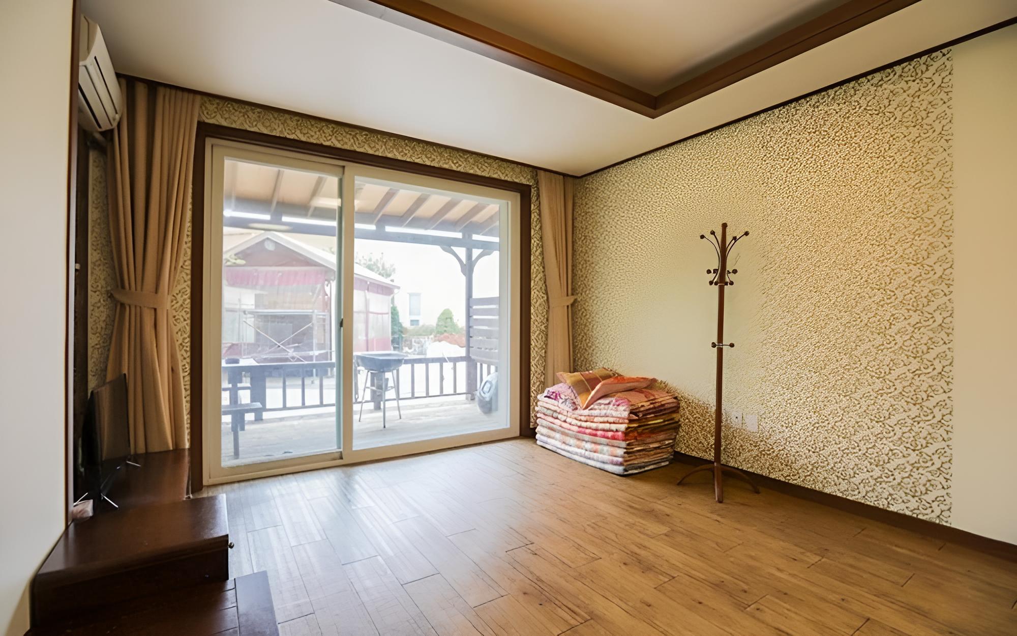 Room (5 building room 102 (33m ondol)) - Photo 1
