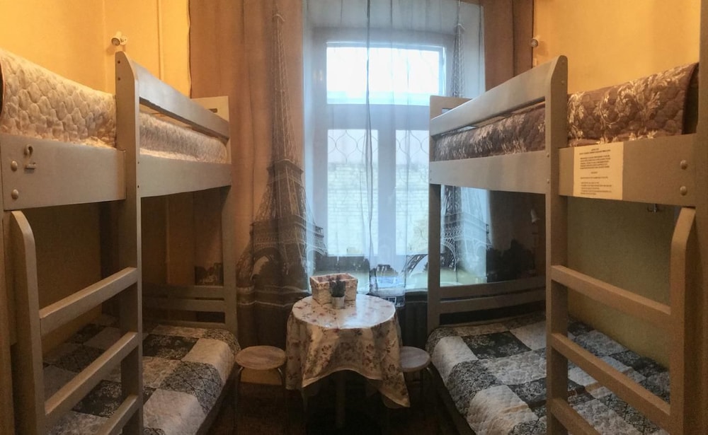 Shared Dormitory, Women only