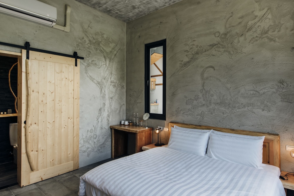 Standard Double Room (Light) photo 1