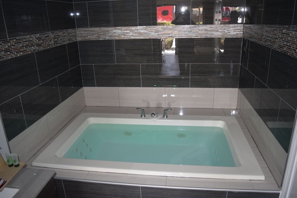 Hot Tub Room photo 3
