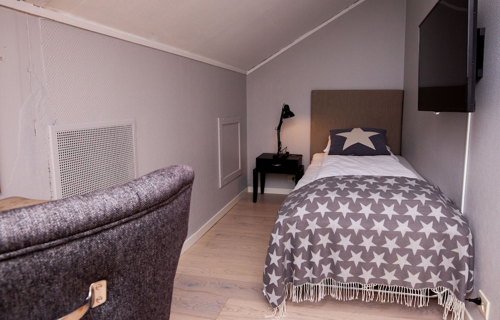 Economy Single Room