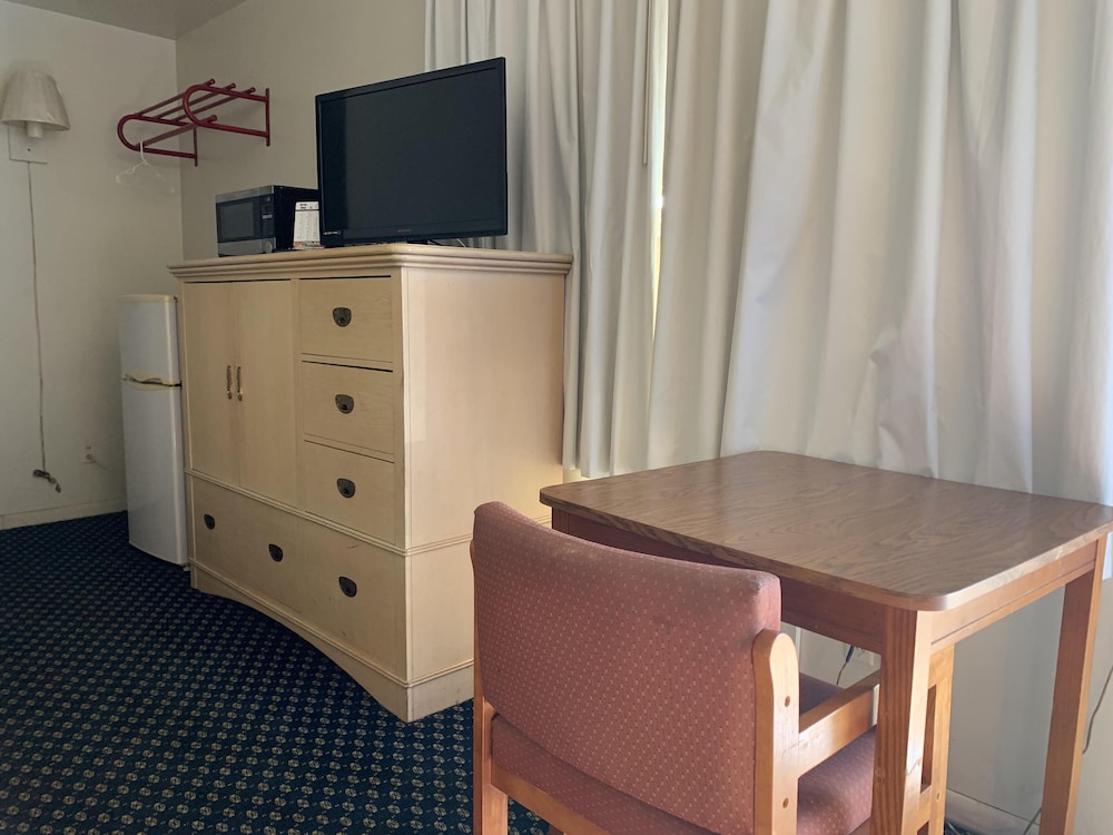 Standard Room, 2 Double Beds photo 3