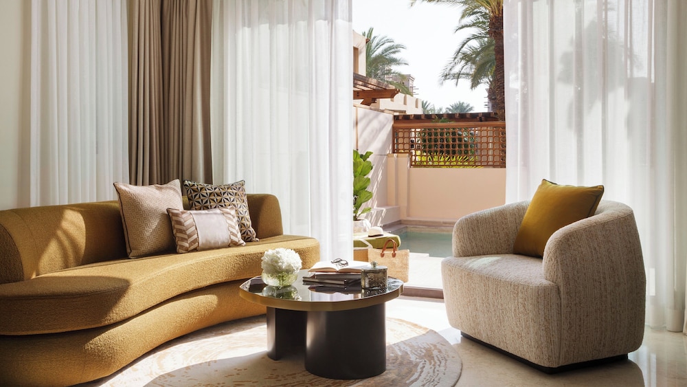 Luxury Villa, 3 Bedrooms (Malakiya)