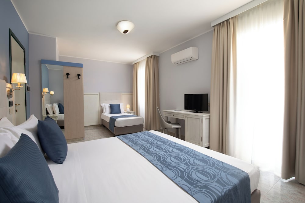 Triple Room, Balcony photo 3