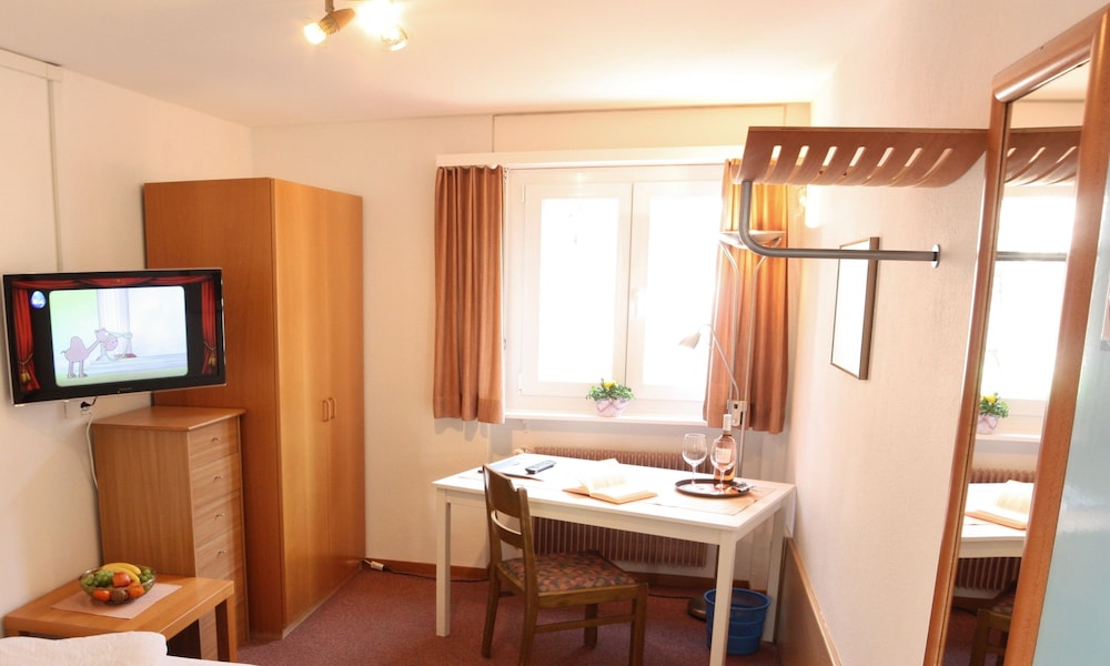 Standard Single Room, 1 Bedroom, Non Smoking, Mountainside photo 2