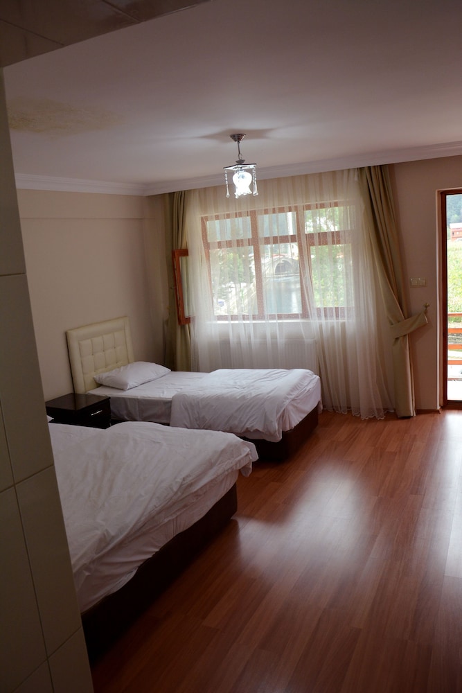 Basic Quadruple Room photo 1