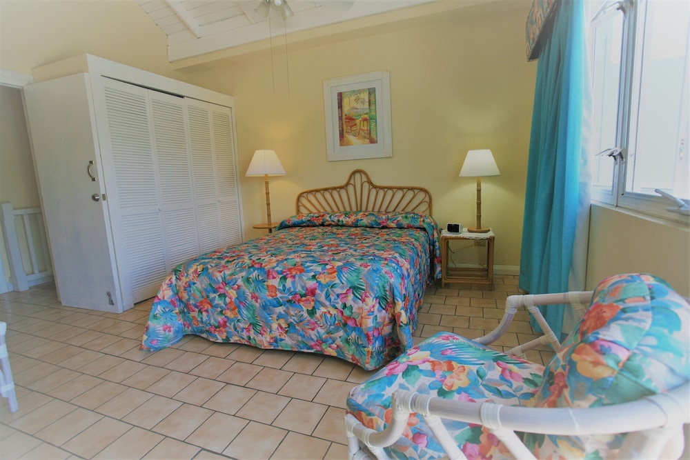 Standard Room, Non-Smoking, Ocean View photo 2