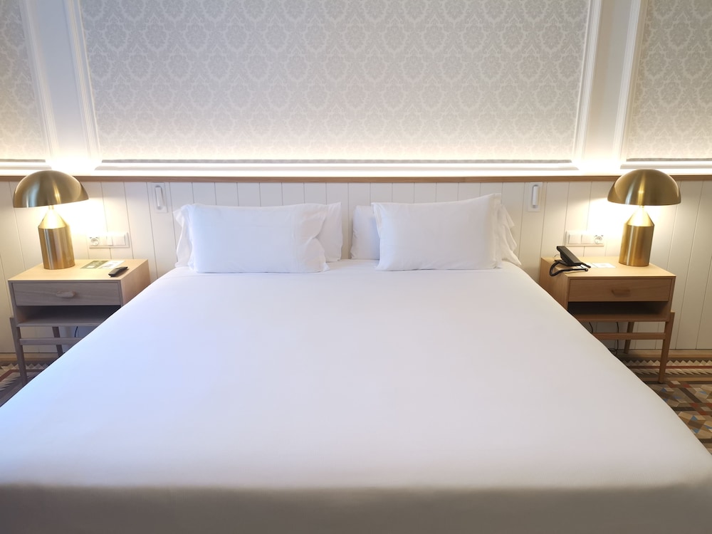 Suite 3 Bedrooms photo 2