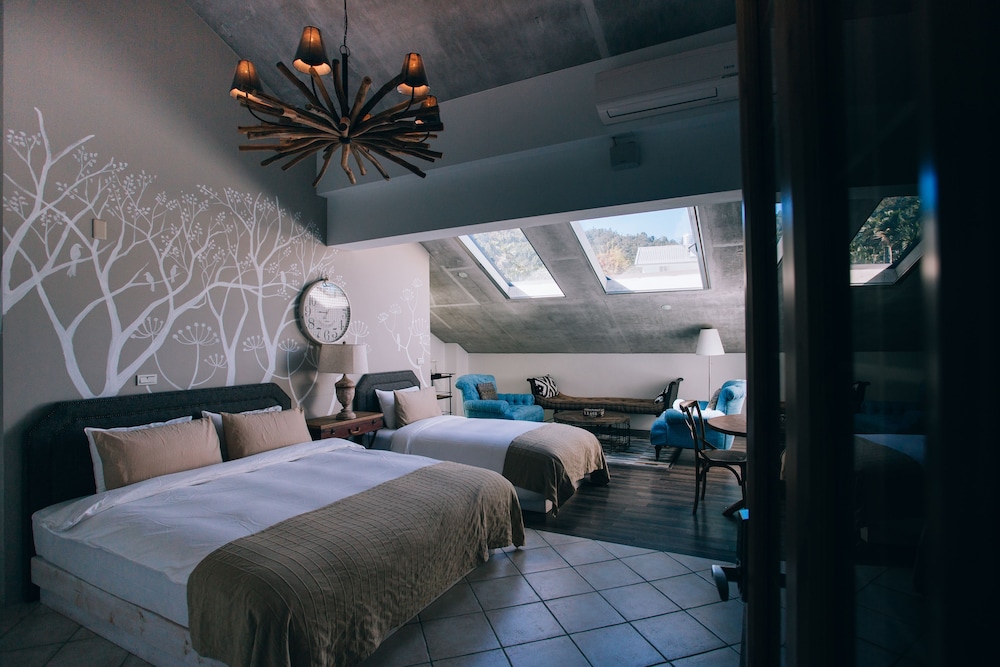 Signature Triple Room, Multiple Beds, Balcony photo 1