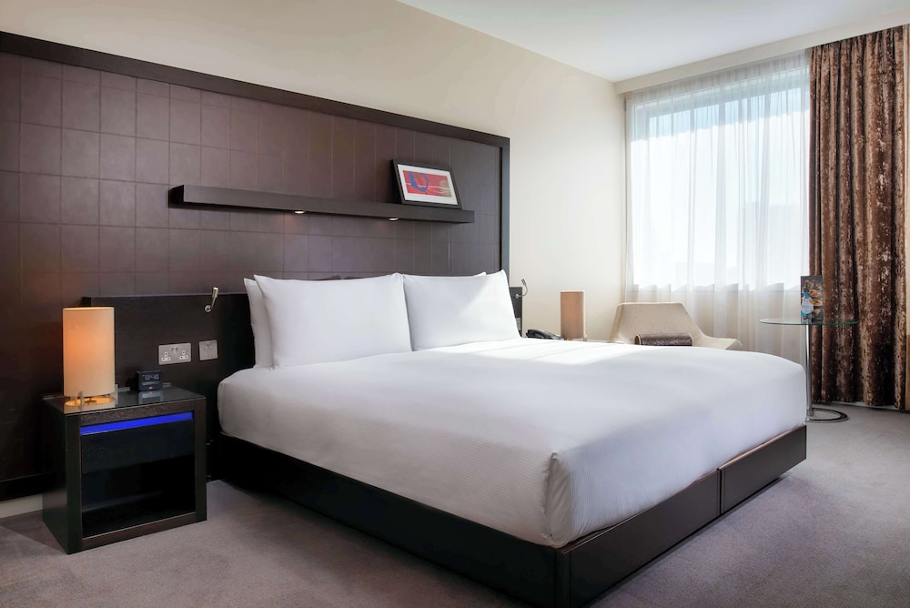 Deluxe Room, 1 King Bed photo 1