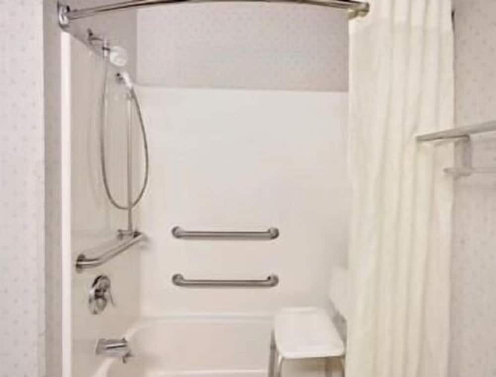 Studio Suite, 1 Queen Bed, Accessible, Non Smoking - Photo 2