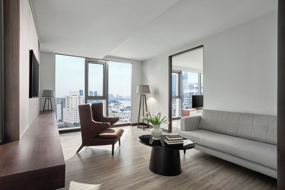1-Bedroom City View Flat with Living Room photo 2