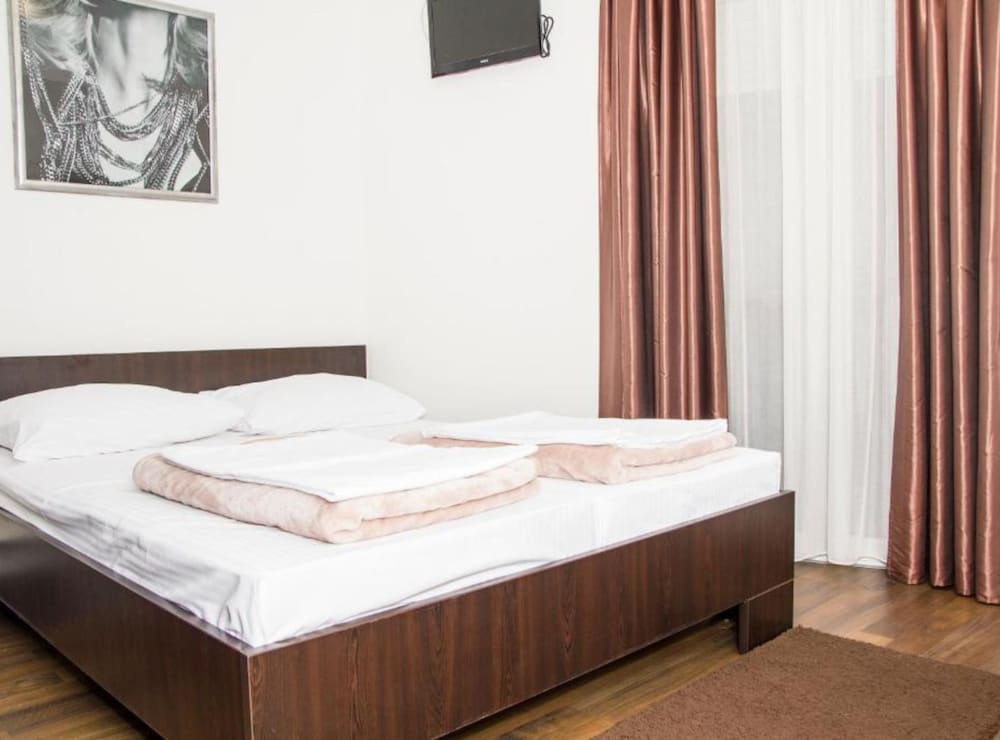 House (Standard Double Room)