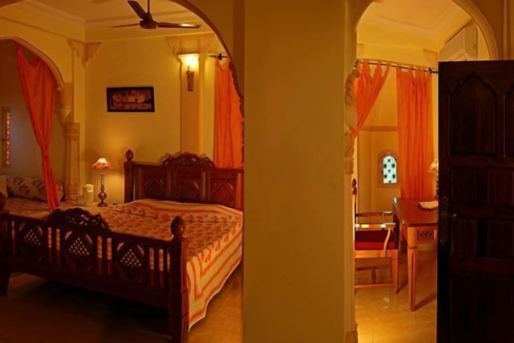 Standard Room, 1 Queen Bed - Photo 14