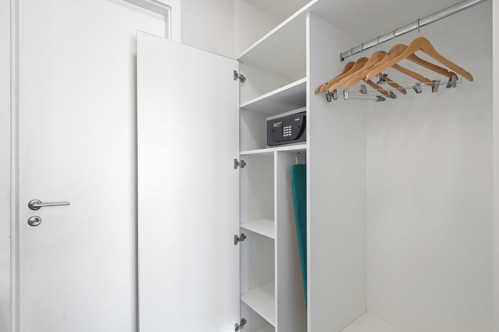 Suite, 2 Bedrooms, Kitchen (High Floor) - Photo 21