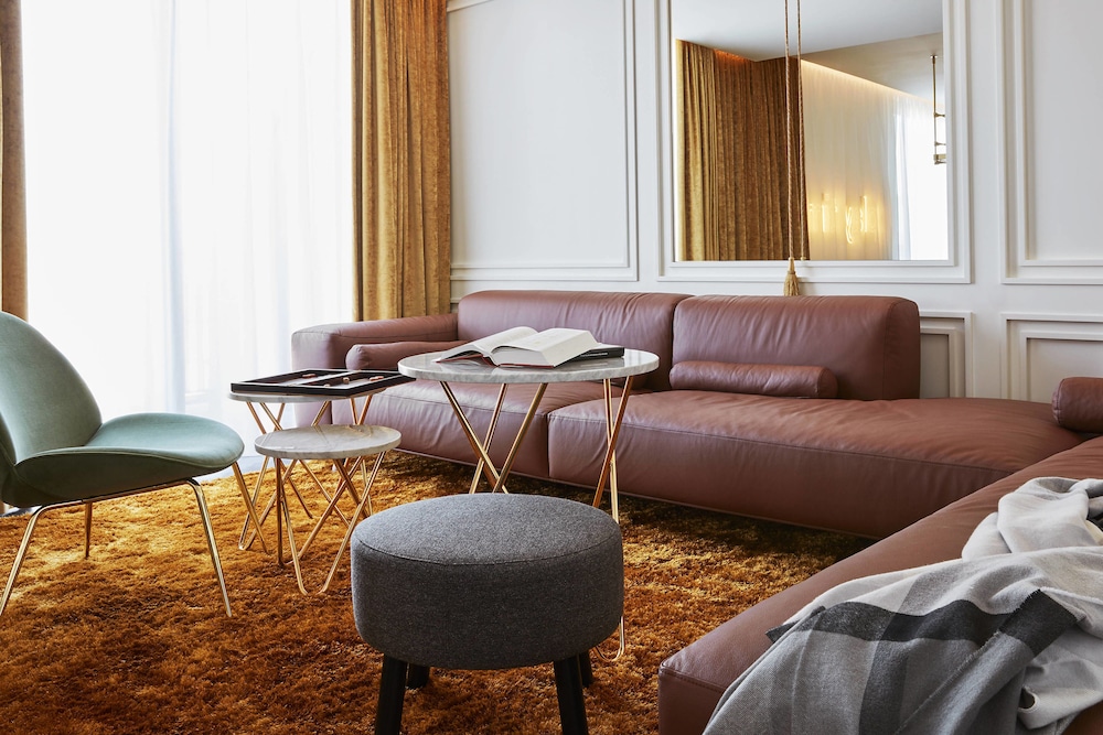 Grand Suite, 1 King Bed, Balcony