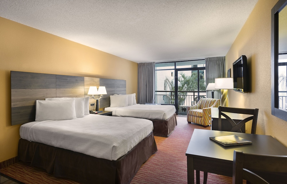 Standard Room, 2 Double Beds - Photo 1