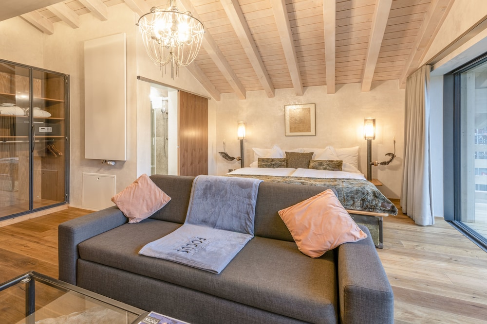 Deluxe Double Room, Balcony (Matterhorn view)