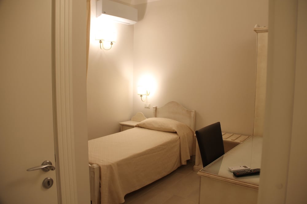 Business Single Room