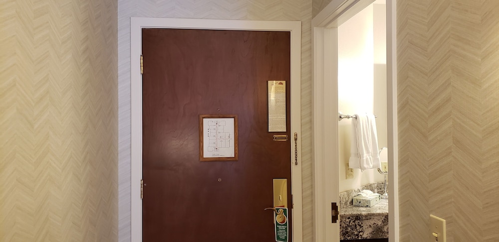 Superior Room, 1 King Bed, Accessible - Photo 2