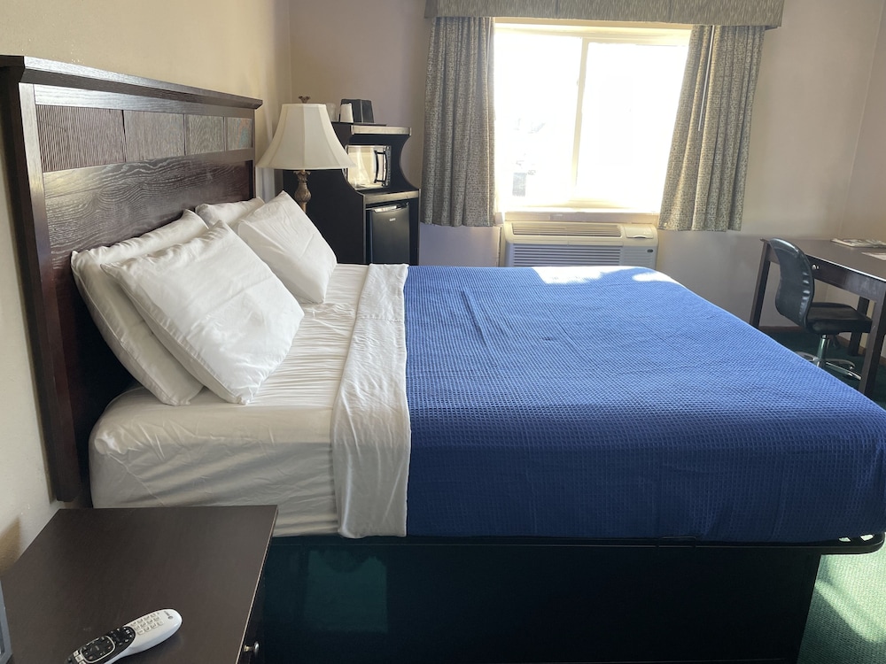 Deluxe Room, 1 King Bed