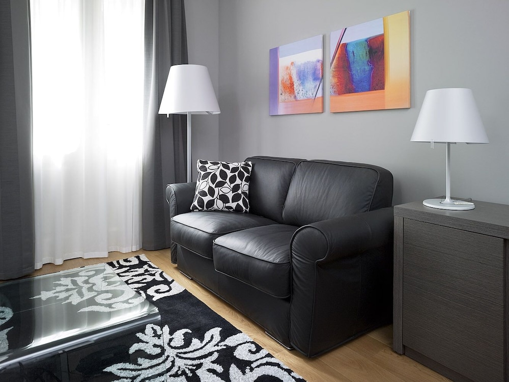 Studio Suite - Photo 4