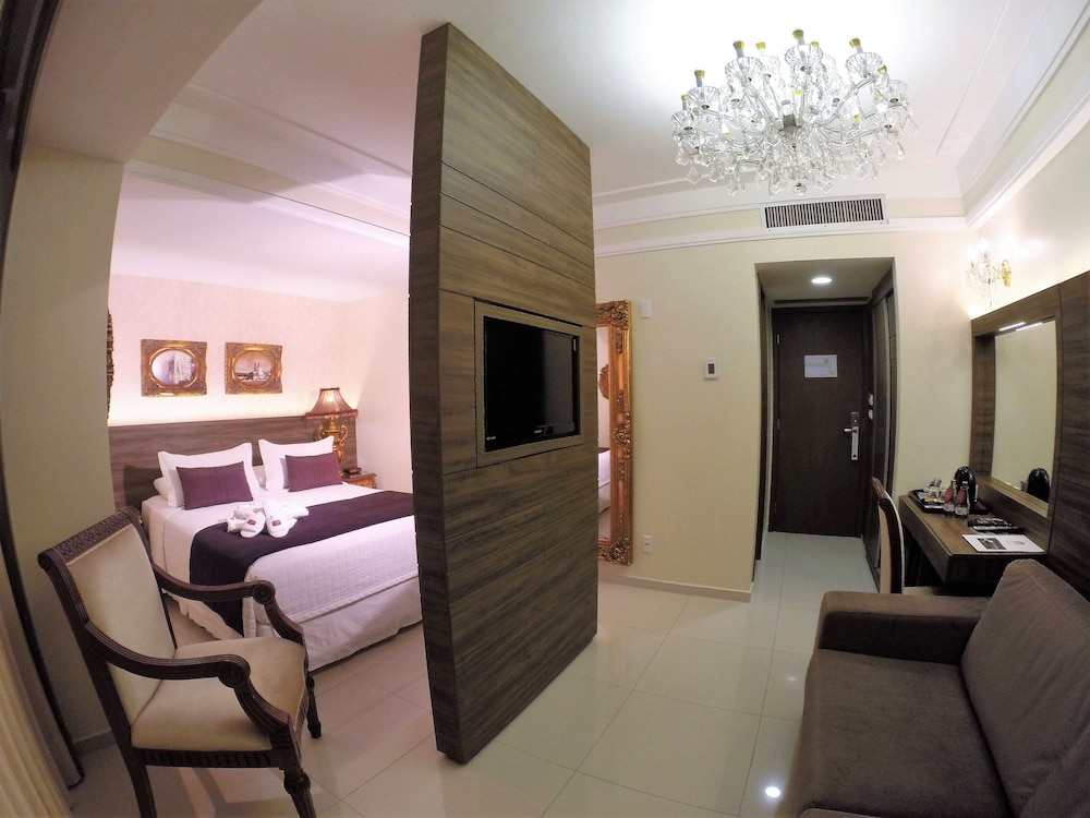 Suite, 1 Queen Bed, Balcony, Oceanfront - Photo 8