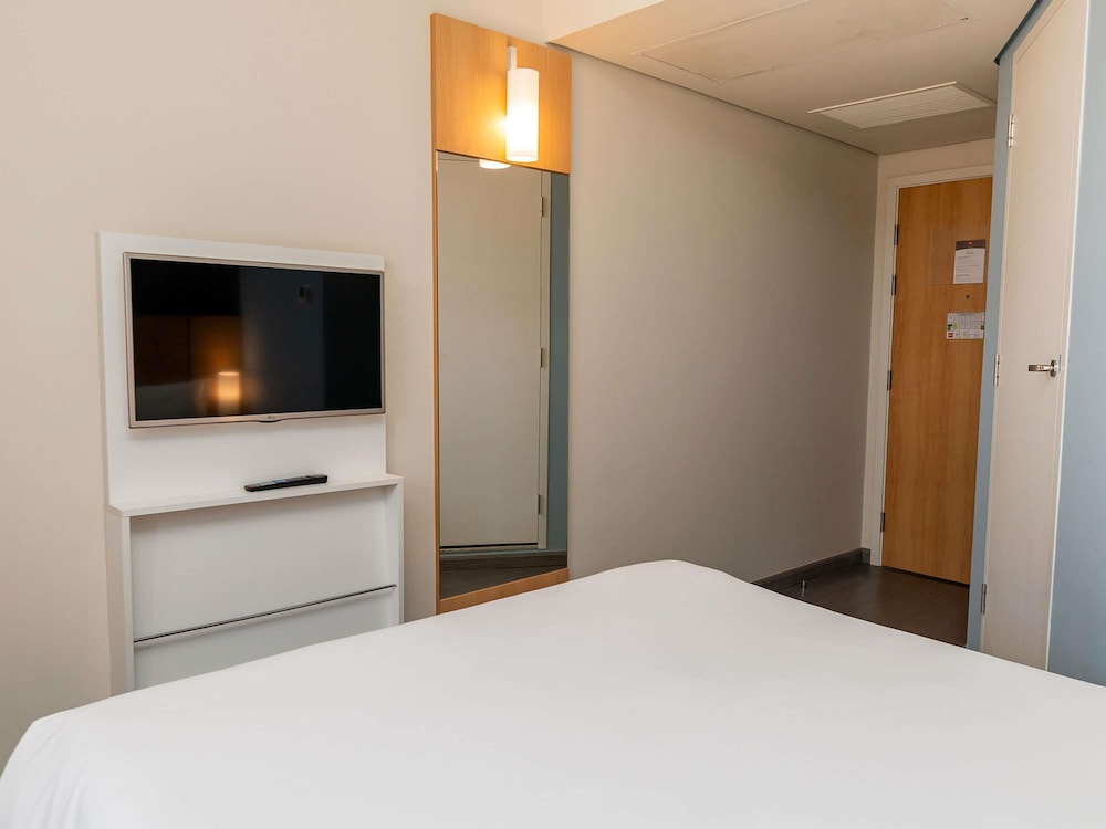 Room, 1 Double Bed, Accessible photo 3