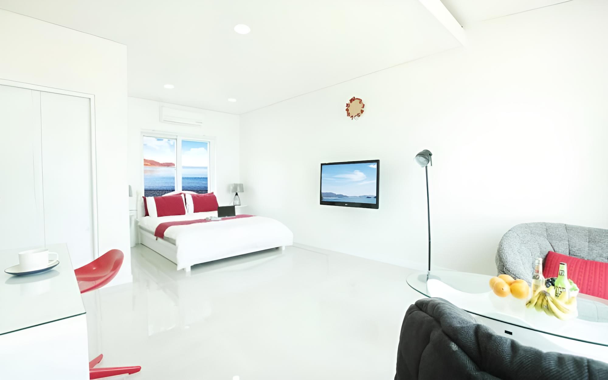 Room (Night fog (2nd floor ocean view)) - Photo 16