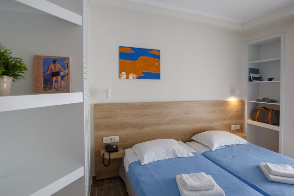 Family Room, 2 Bedrooms, Partial Sea View photo 2